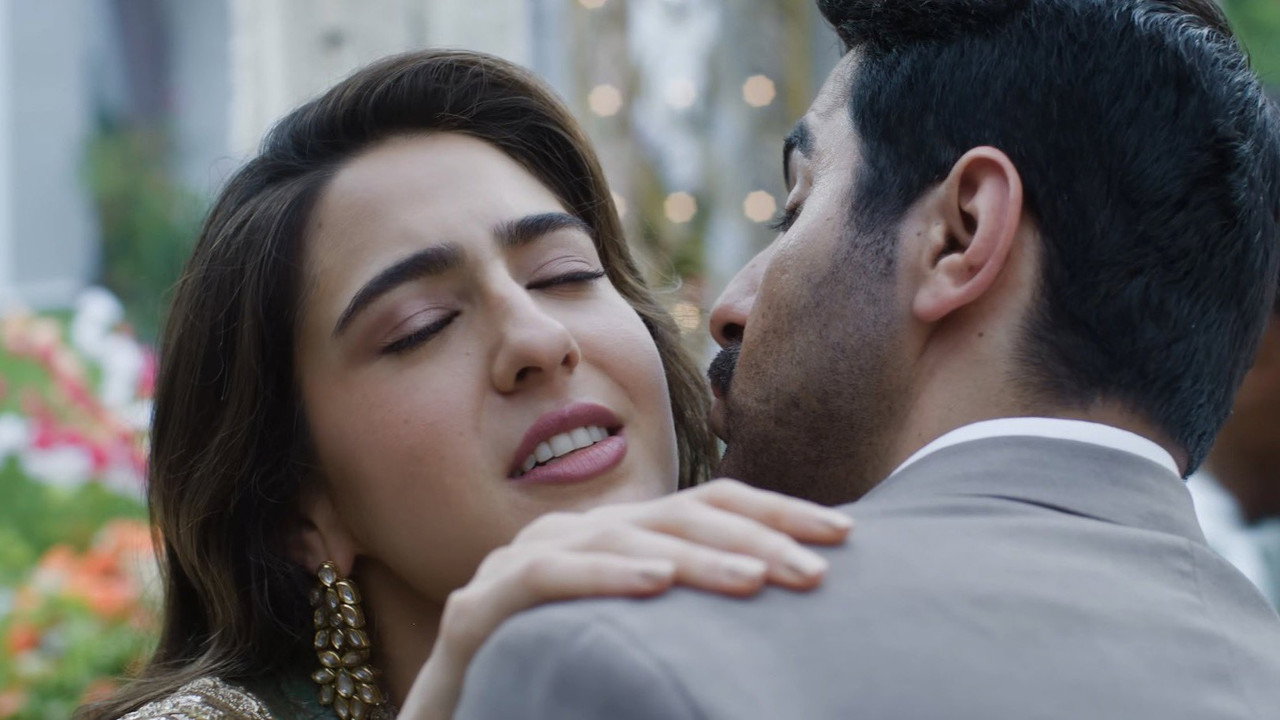 Pati Patni Aur Woh Do backdrop