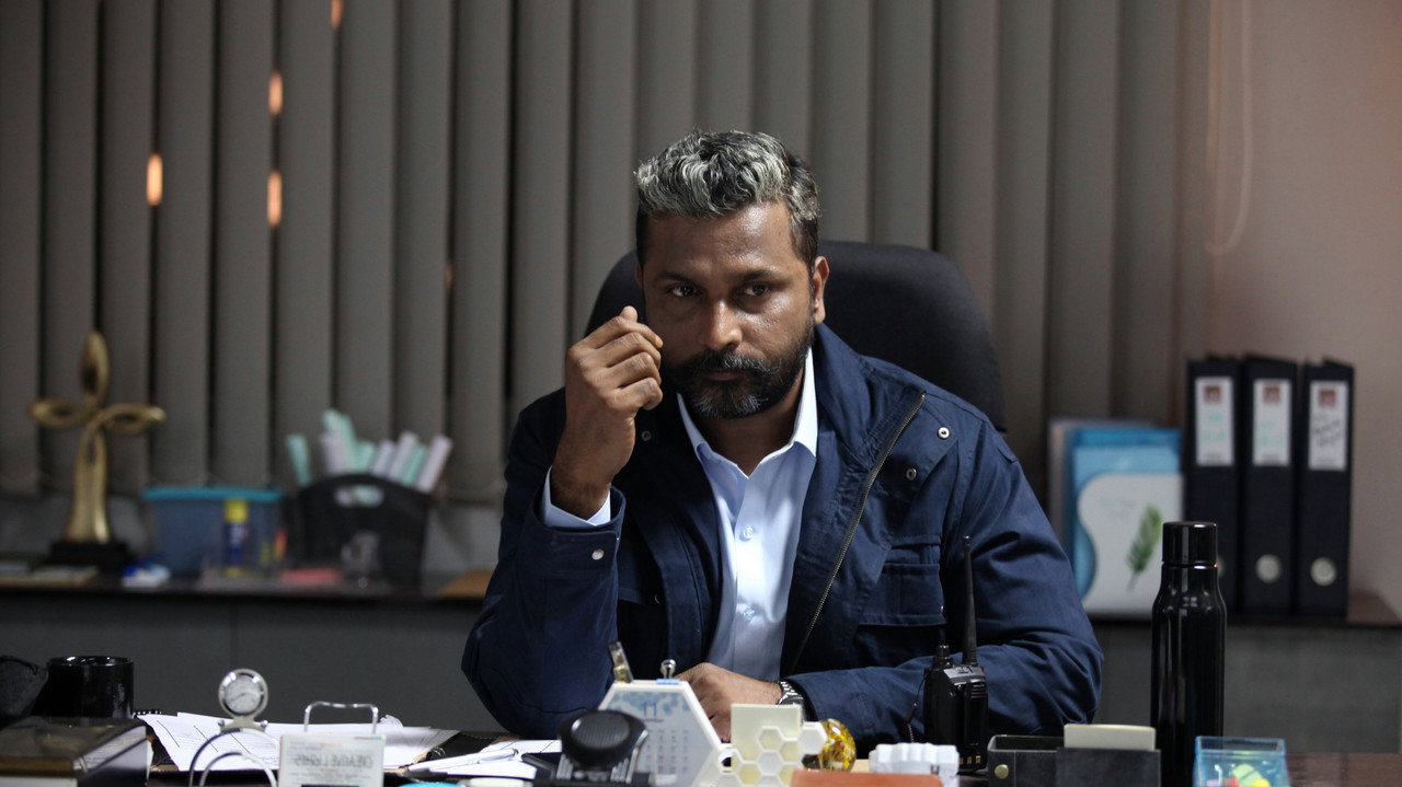 Kadaram Kondan backdrop