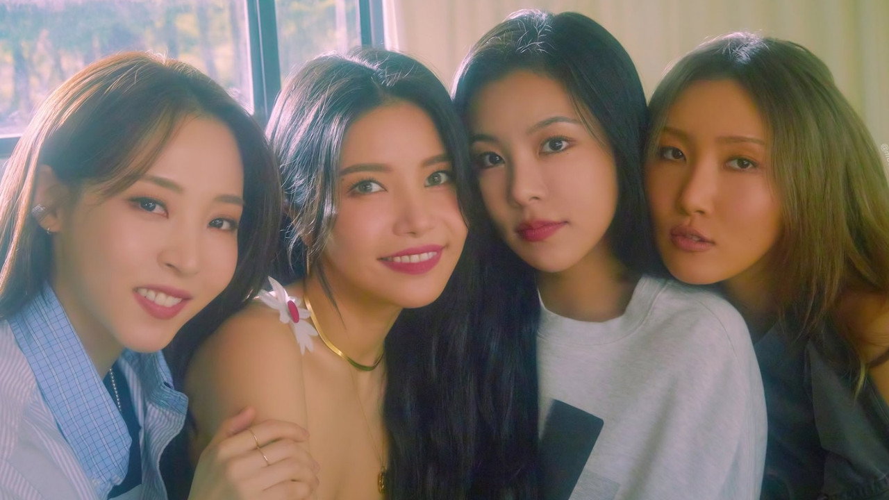 MAMAMOO: Where Are We Now backdrop