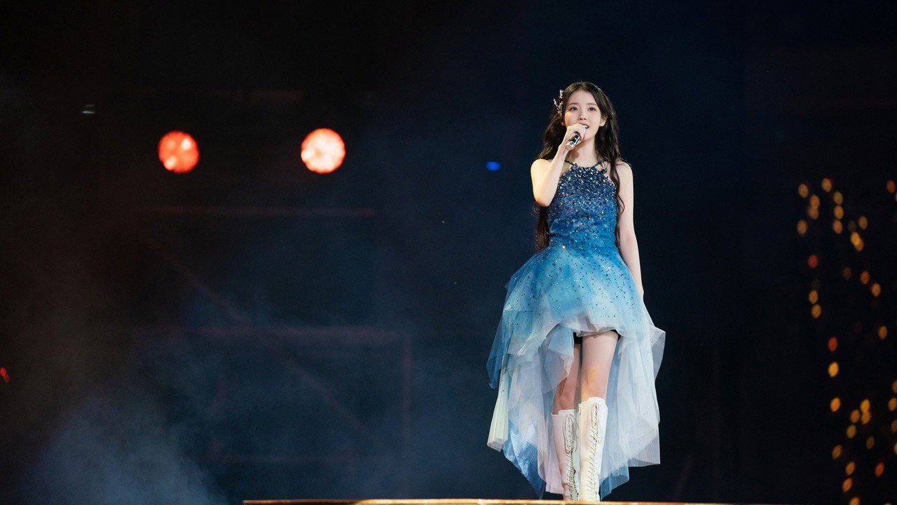IU - HEREH 2024 WORLD TOUR CONCERT backdrop